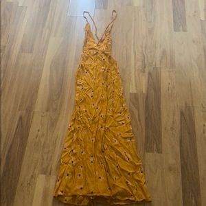 Final price drop Lulus yellow sun dress